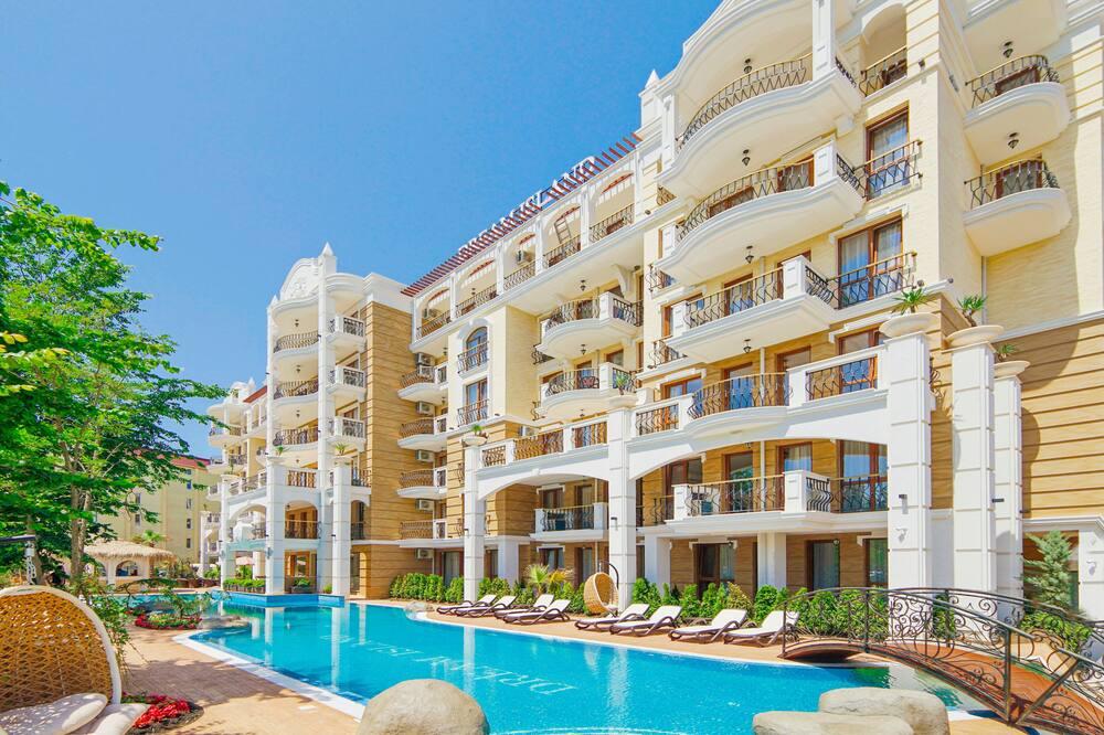 Apartments by the sea in Harmony Suites in Sunny Beach - real estate from  LIDER BG